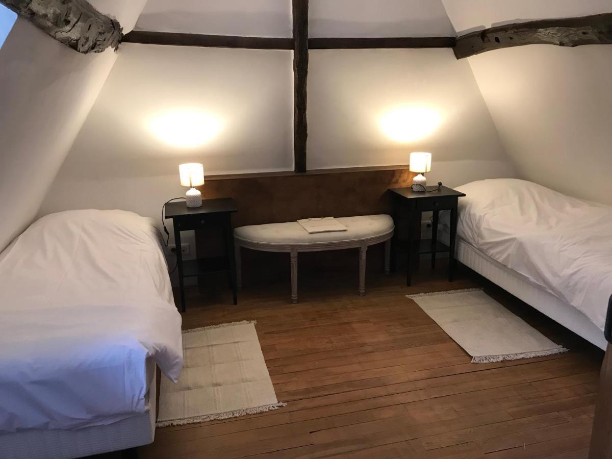 La Gloriette Gite Situe Dans La Propriete Dun Magnifique Manoir Vatteville-la-Rue Ngoại thất bức ảnh