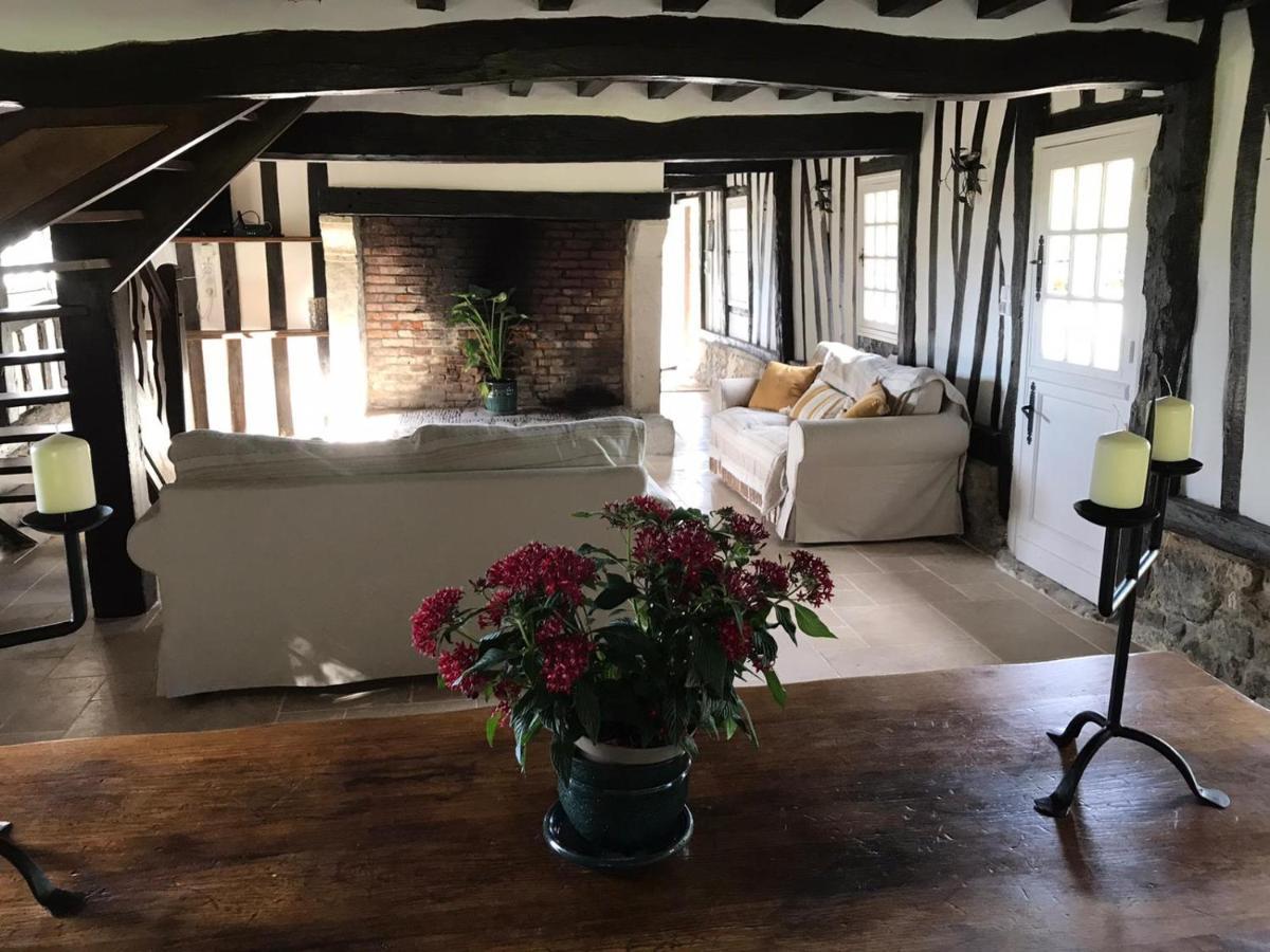 La Gloriette Gite Situe Dans La Propriete Dun Magnifique Manoir Vatteville-la-Rue Ngoại thất bức ảnh